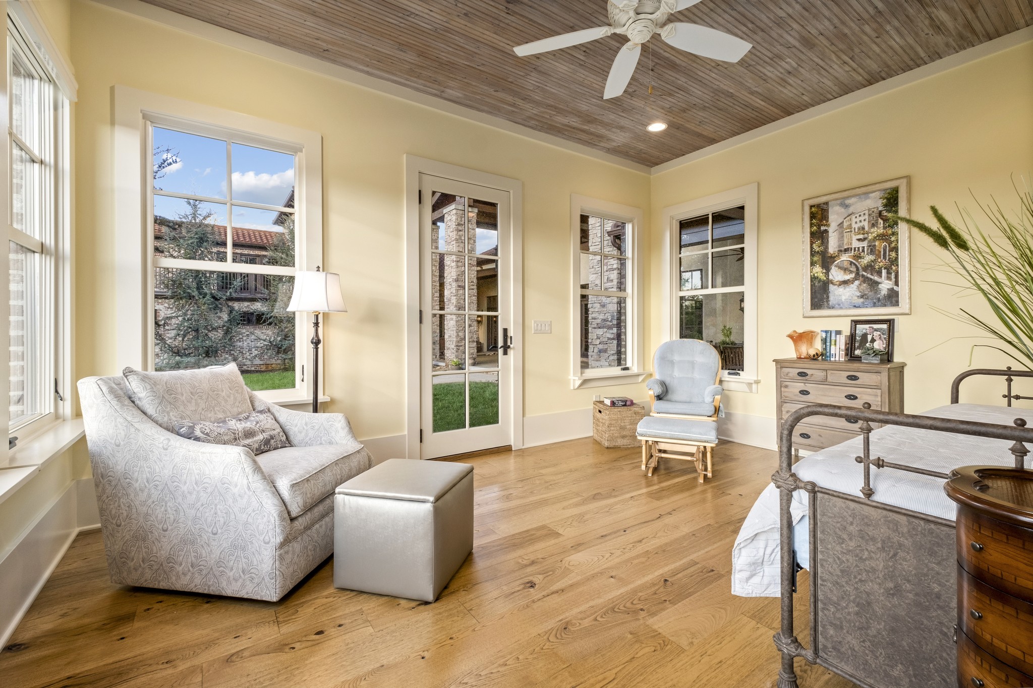4760 Sharpsville Road Murfreesboro, TN 37130 - Photo 16 of 50 a living room with furniture and a large window