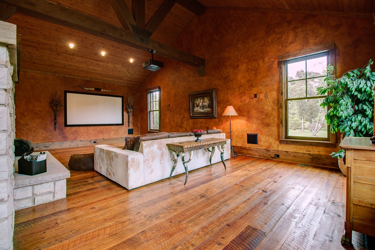 4760 Sharpsville Road Murfreesboro, TN 37130 - Photo 26 of 50 a living room with furniture and a flat screen tv