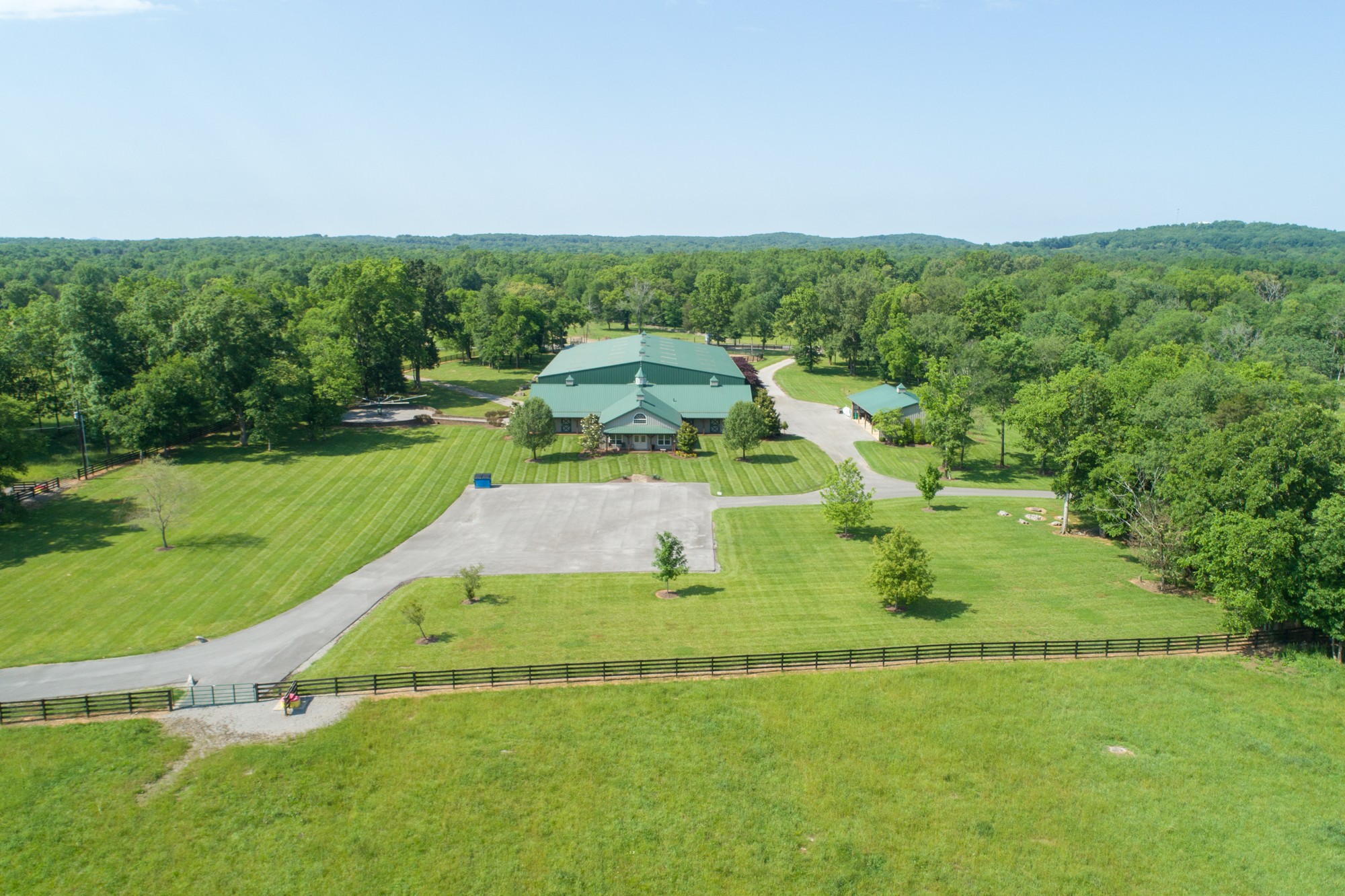 4760 Sharpsville Road Murfreesboro, TN 37130 - Photo 39 of 50 a view of a swimming pool with a yard