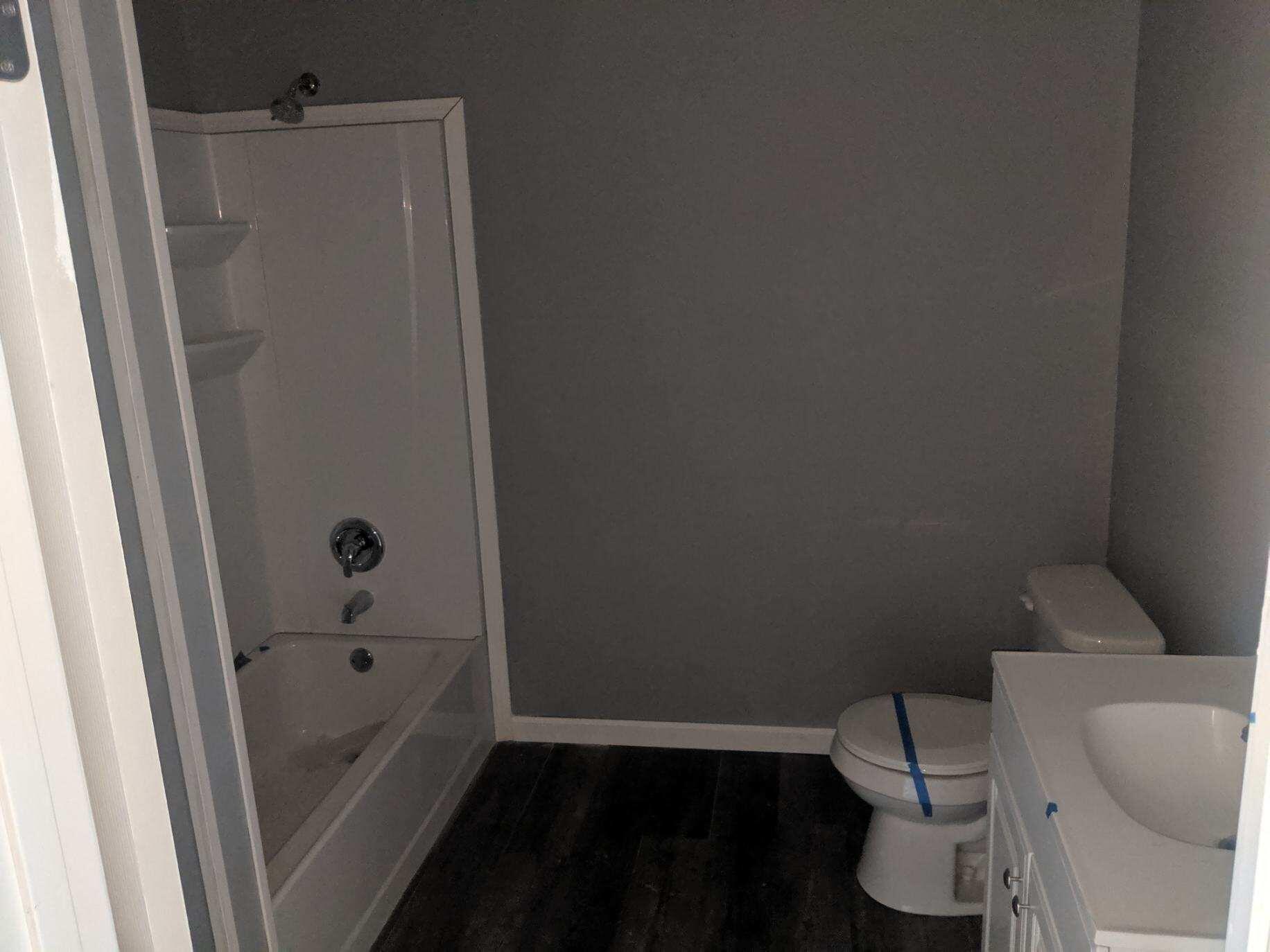 194 Chadwell Road Kingsport, TN 37660 - Photo 11 of 25 Level one bathroom