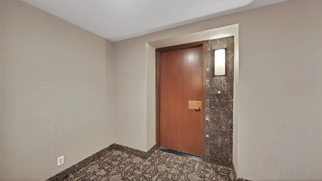 $249,000 | 2001 Holcombe Boulevard, Unit 404, Houston, TX 77030