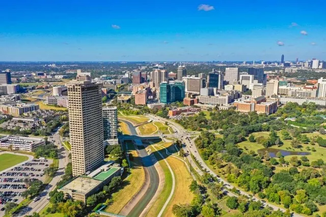 $249,000 | 2001 Holcombe Boulevard, Unit 404, Houston, TX 77030