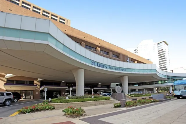 $249,000 | 2001 Holcombe Boulevard, Unit 404, Houston, TX 77030