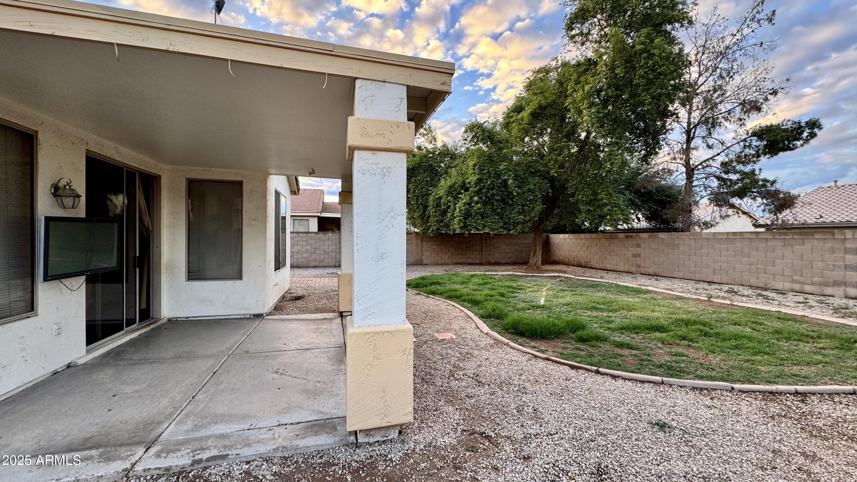 1362 W. Roadrunner Dr. Chandler, AZ 85286 - Photo 22 of 23 a view of a back yard of the house