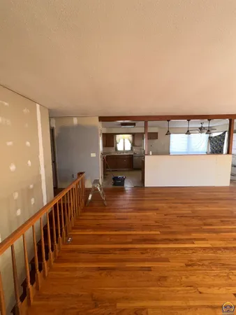 $270,000 | 13818 K-214 Highway, Hoyt, KS 66440