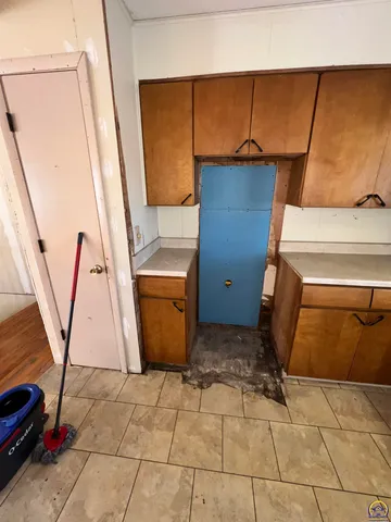 $280,000 | 13818 K-214 Highway, Hoyt, KS 66440