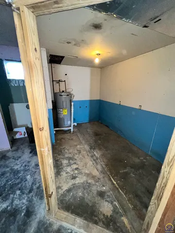 $280,000 | 13818 K-214 Highway, Hoyt, KS 66440