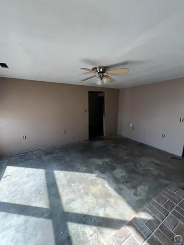 $280,000 | 13818 K-214 Highway, Hoyt, KS 66440