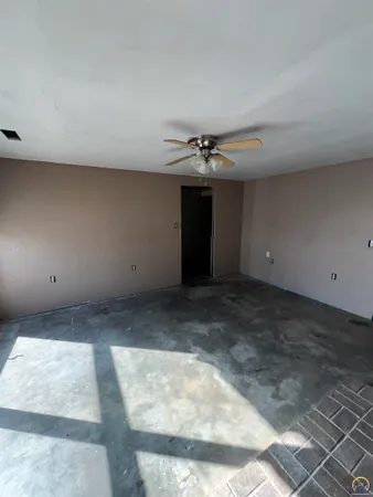 $270,000 | 13818 K-214 Highway, Hoyt, KS 66440