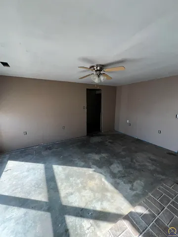 $280,000 | 13818 K-214 Highway, Hoyt, KS 66440