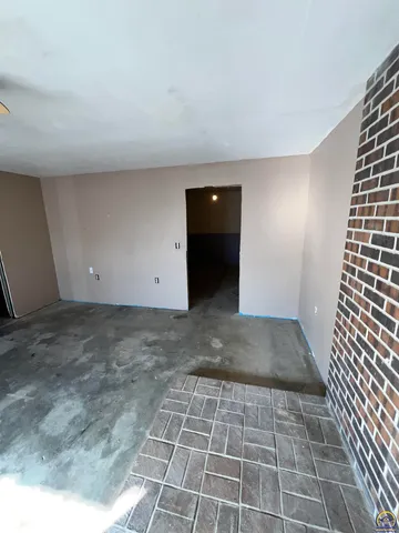 $280,000 | 13818 K-214 Highway, Hoyt, KS 66440