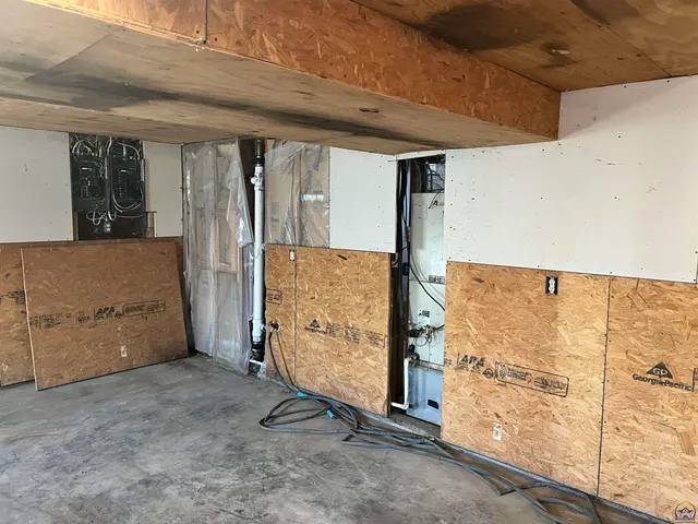 $280,000 | 13818 K-214 Highway, Hoyt, KS 66440