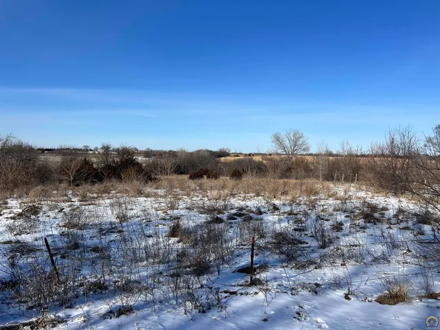 $280,000 | 13818 K-214 Highway, Hoyt, KS 66440