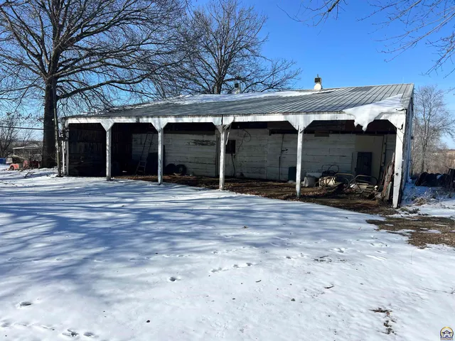 $280,000 | 13818 K-214 Highway, Hoyt, KS 66440