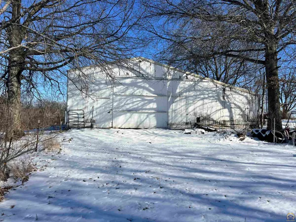 $270,000 | 13818 K-214 Highway, Hoyt, KS 66440