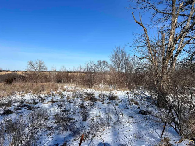 $280,000 | 13818 K-214 Highway, Hoyt, KS 66440