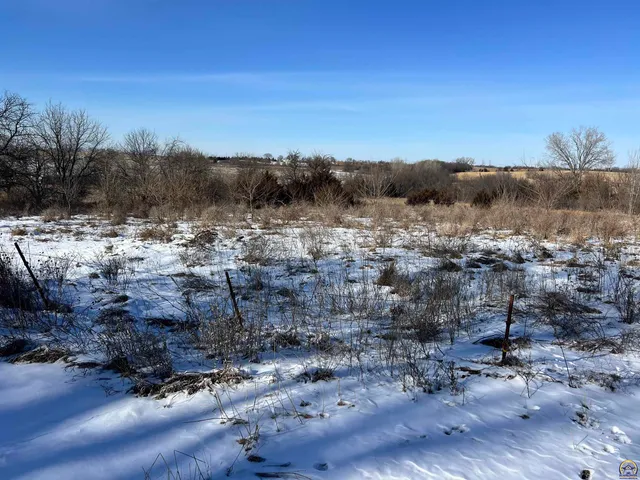 $280,000 | 13818 K-214 Highway, Hoyt, KS 66440
