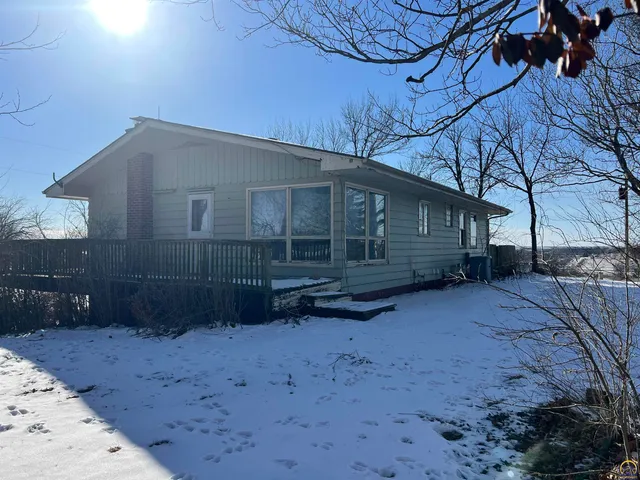 $280,000 | 13818 K-214 Highway, Hoyt, KS 66440