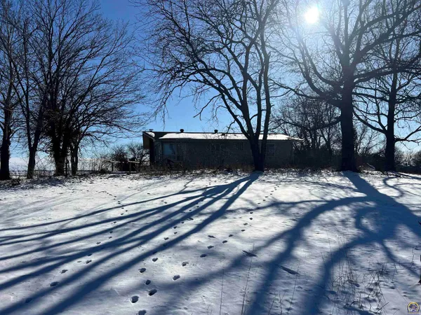 $270,000 | 13818 K-214 Highway, Hoyt, KS 66440