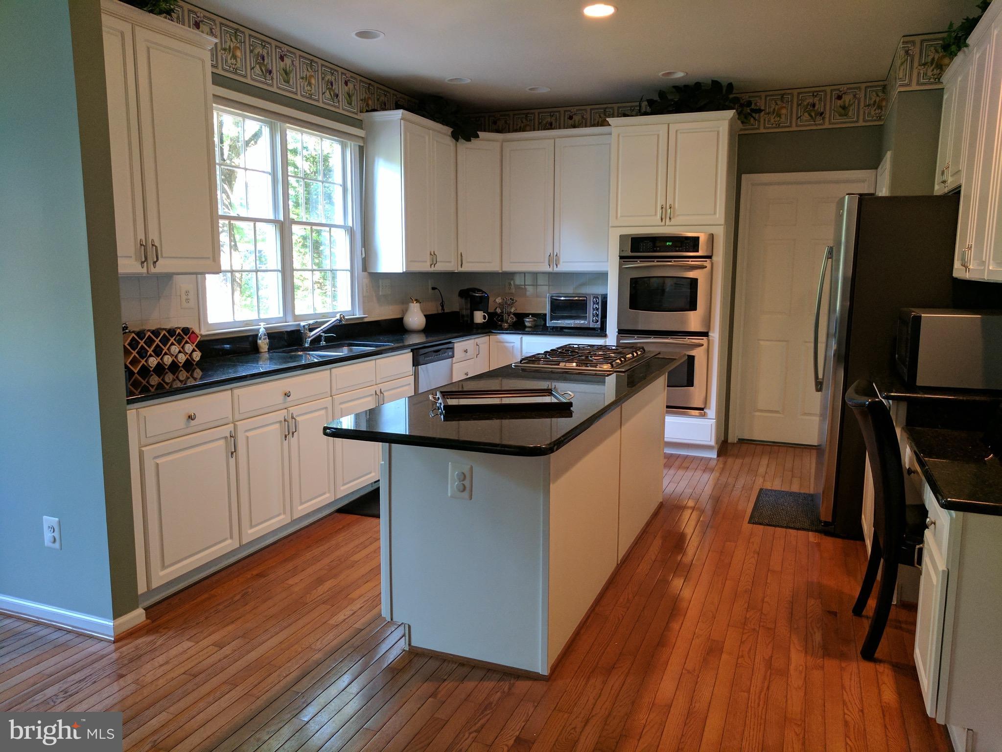 10995 Clover Hunt Court Reston, VA 20194 - Photo 9 of 30 Kitchen