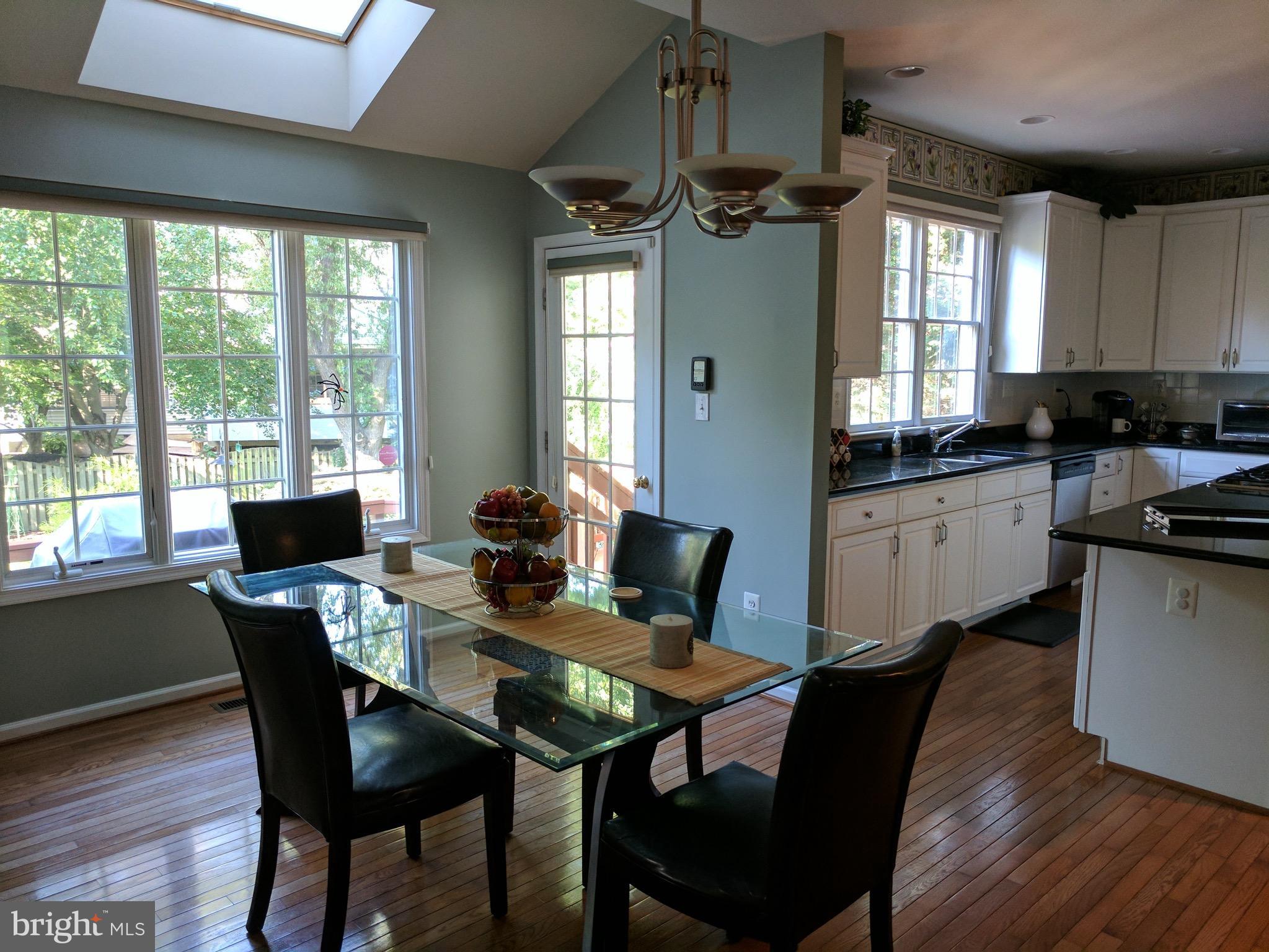 10995 Clover Hunt Court Reston, VA 20194 - Photo 10 of 30 Kitchen