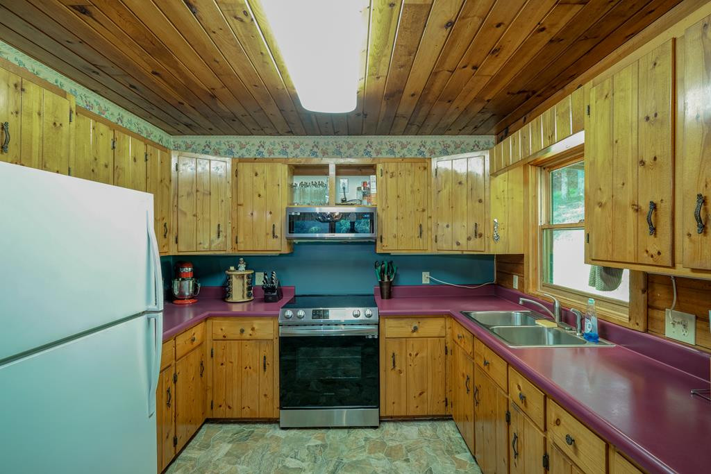 2785 Sunny Point Road Murphy, NC 28906 - Photo 11 of 43