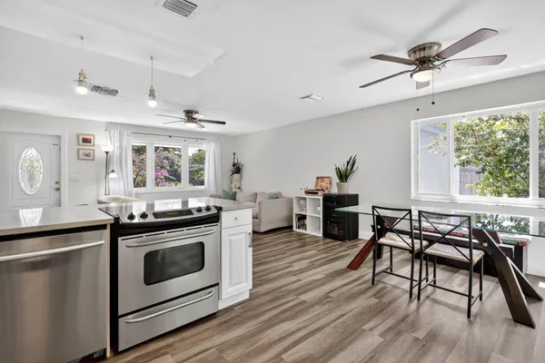 $3,500 | 153 Southeast 30th Avenue, Boynton Beach, FL 33435