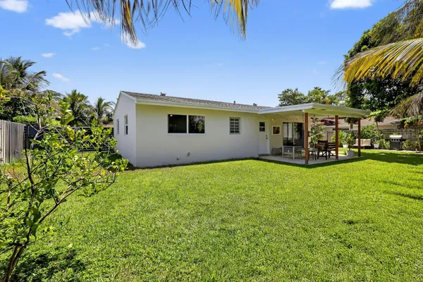 $3,500 | 153 Southeast 30th Avenue, Boynton Beach, FL 33435