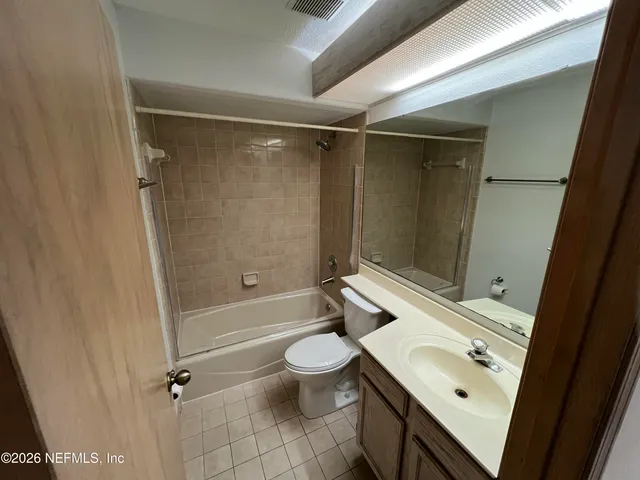 $2,100 | 2024 Hovington Circle West, Jacksonville, FL 32246