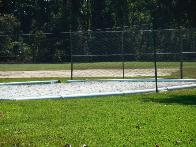 a view of a yard with grass