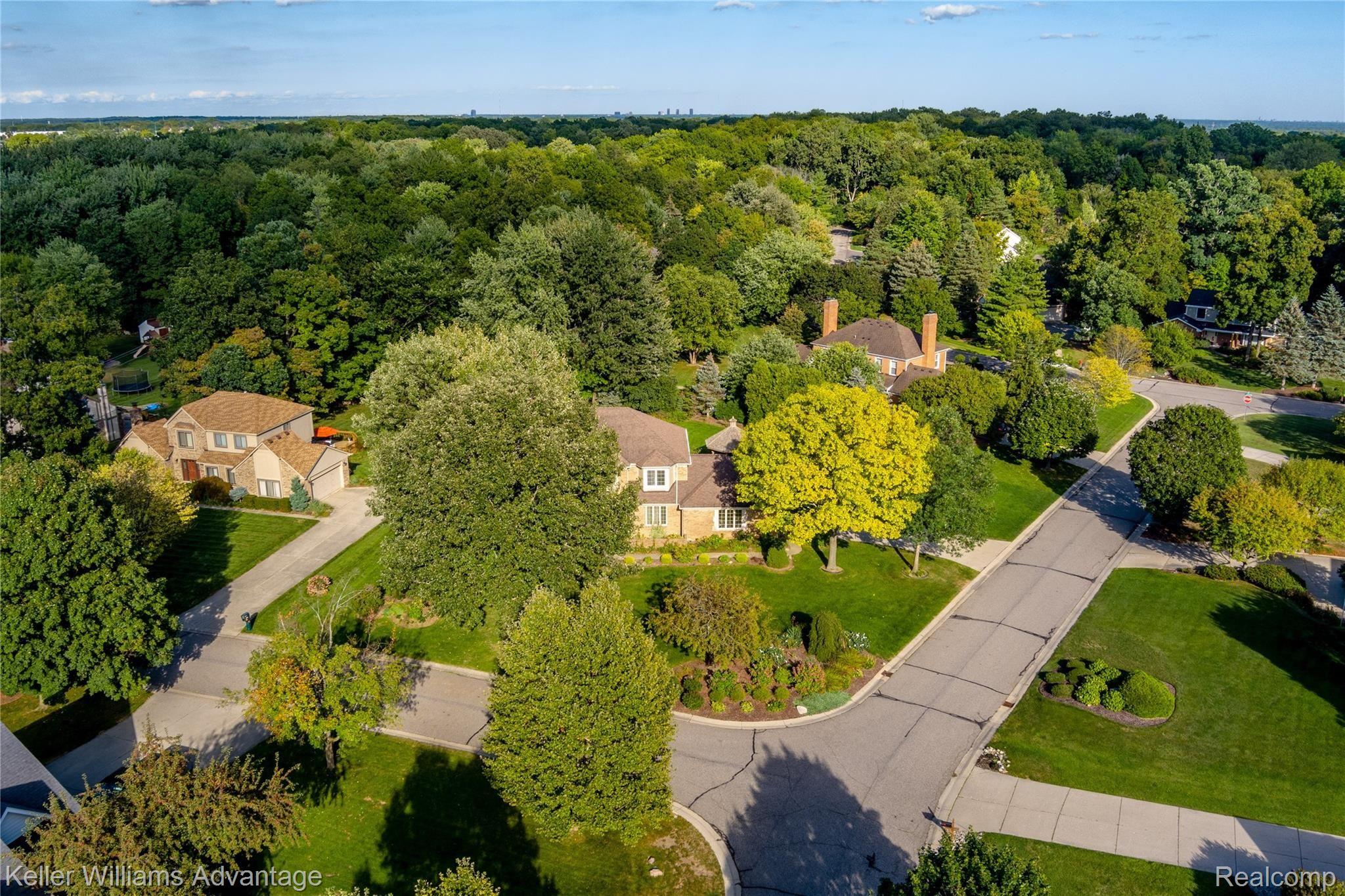 41274 Beacon Road Novi, MI 48375 - Photo 4 of 48 41274 Beacon-1-4.jpg