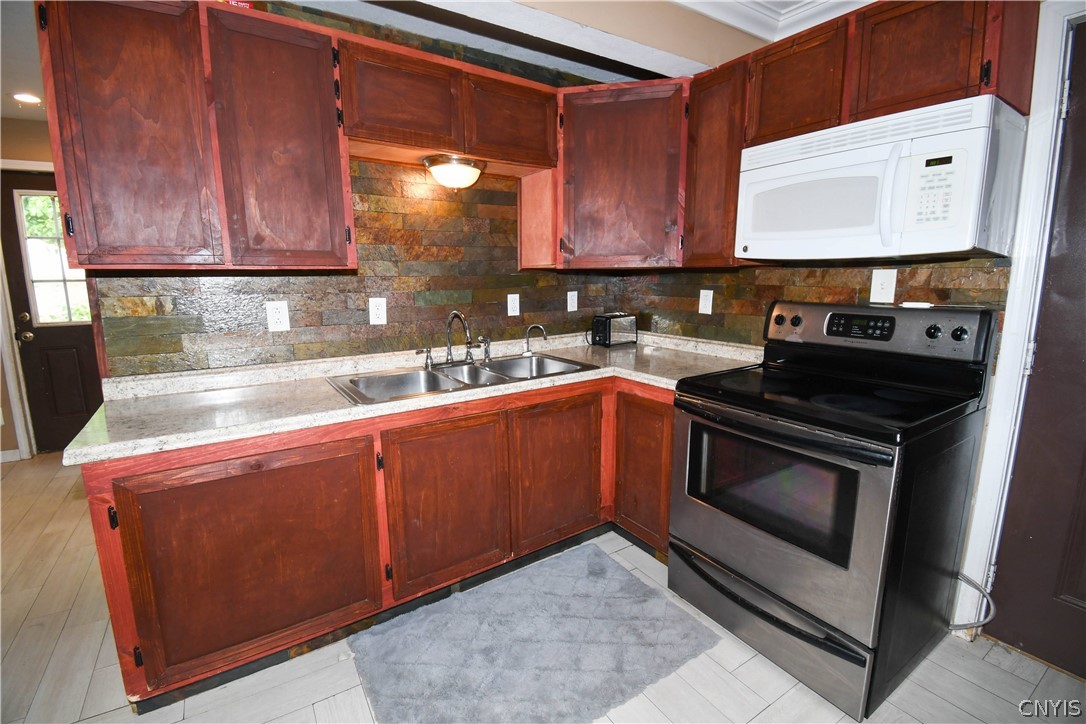 511 State Street Fulton, NY 13069 - Photo 4 of 35 Custom made cabinets