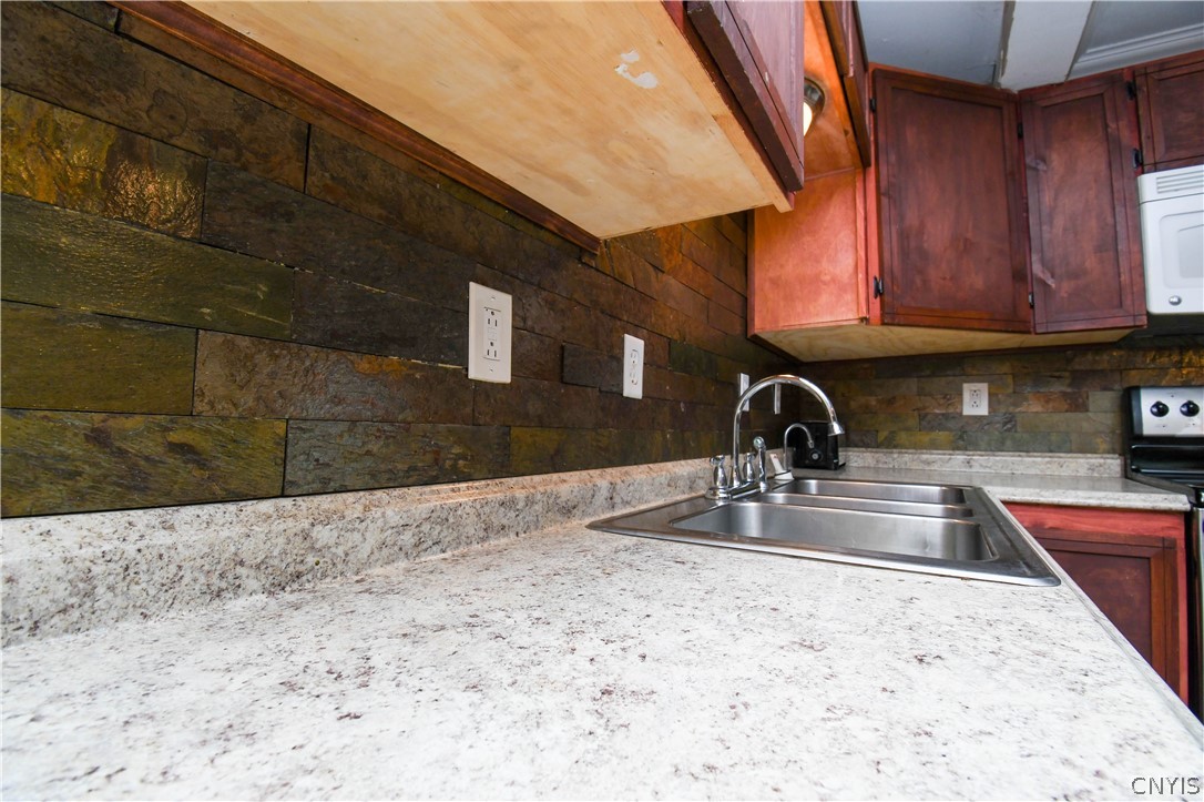 511 State Street Fulton, NY 13069 - Photo 7 of 35 Look at that backsplash