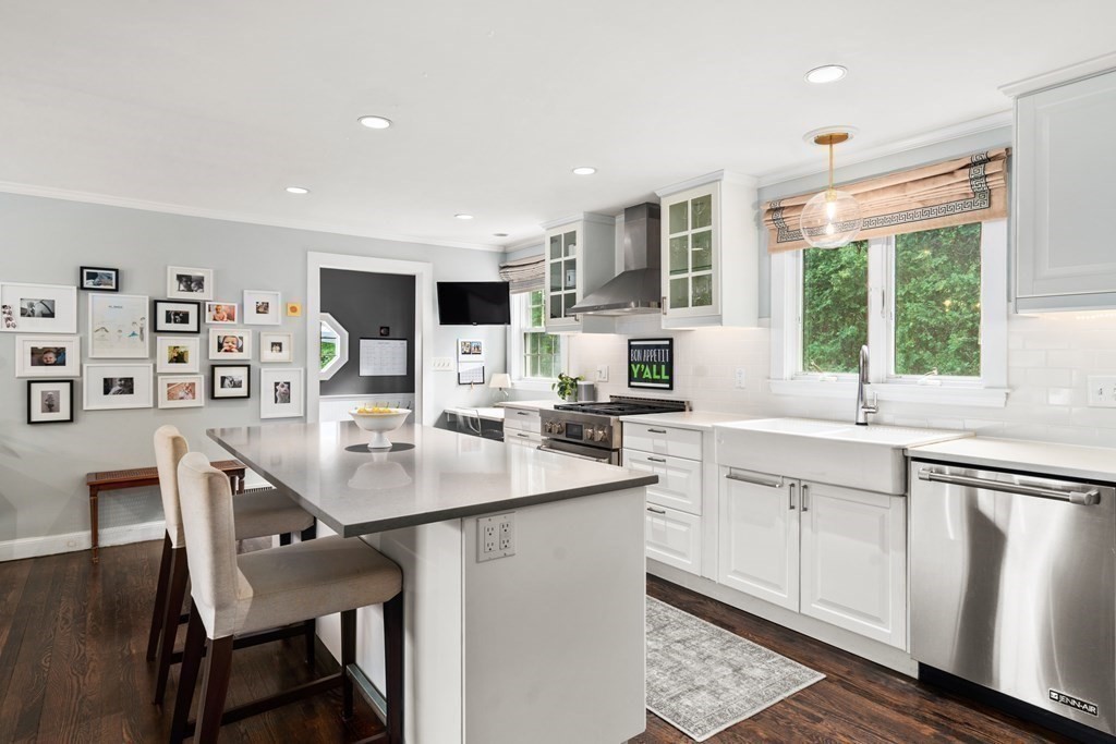 8 Sachem Road Winchester, MA 01890 - Photo 4 of 40 Gallery Image 4