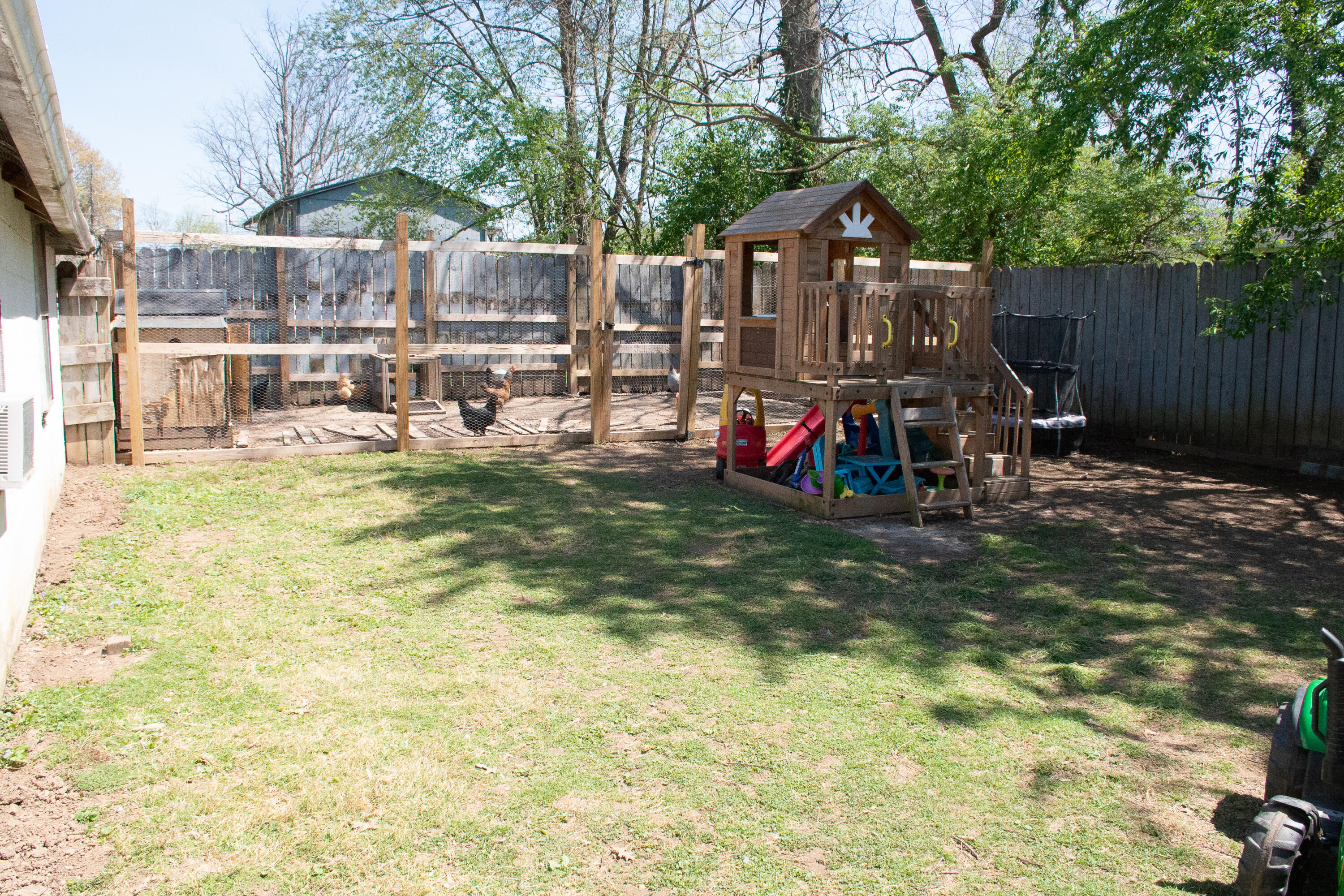 615 Kingston Road Lexington, KY 40505 - Photo 26 of 29 26 Coop