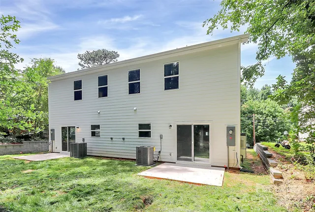 $2,250 | 911 Yellowstone Drive, Charlotte, NC 28208