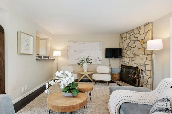 $845,000 | 257 Moreton Bay Lane, Unit 2, Goleta, CA 93117