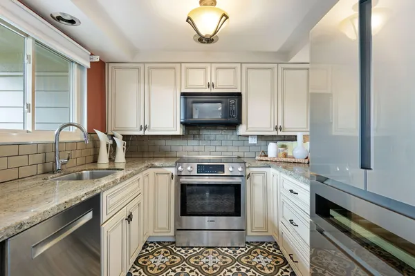 $845,000 | 257 Moreton Bay Lane, Unit 2, Goleta, CA 93117