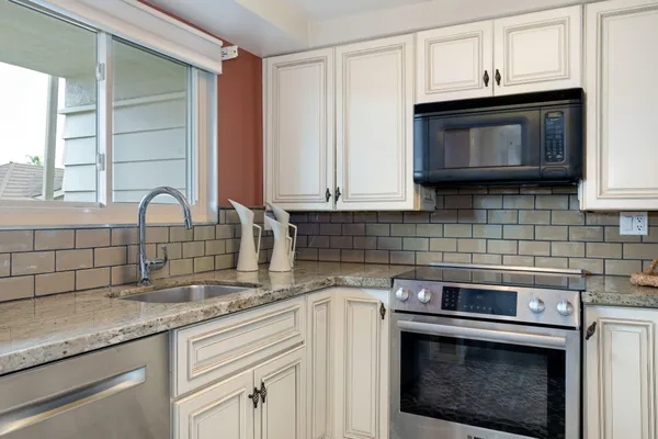 $845,000 | 257 Moreton Bay Lane, Unit 2, Goleta, CA 93117