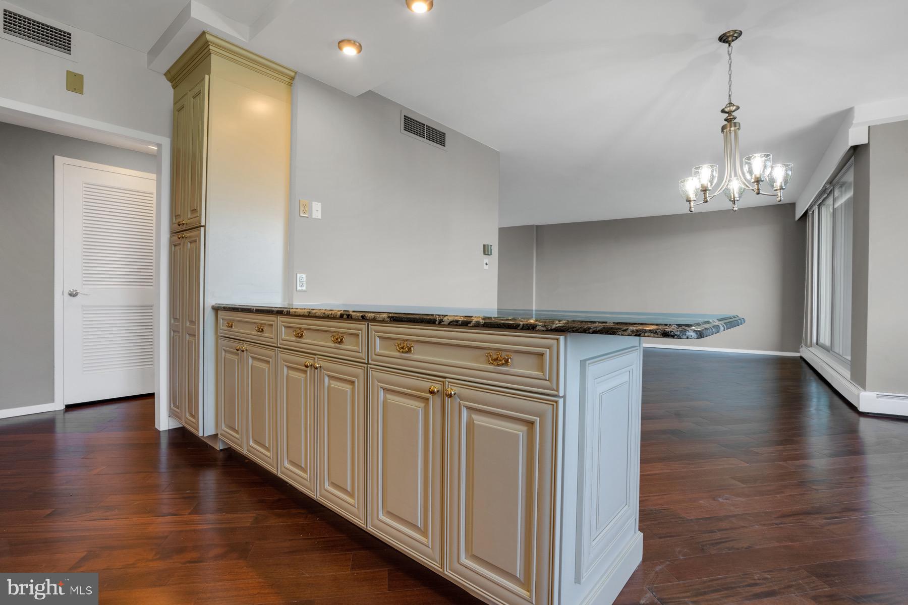 191 Presidential Boulevard, Unit R702 Bala Cynwyd, PA 19004 - Photo 12 of 35