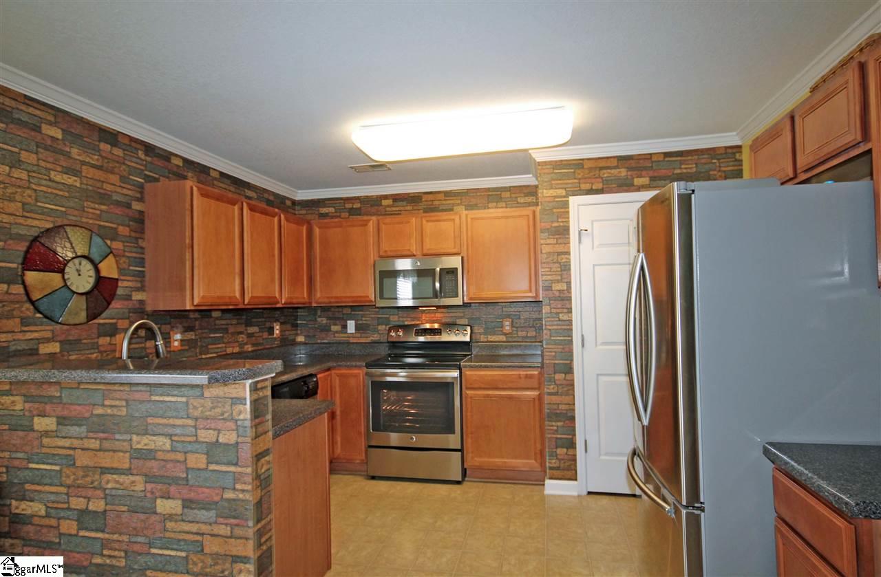 201 Manitou Way Fountain Inn, SC 29644 - Photo 6 of 20 Gallery Image 6
