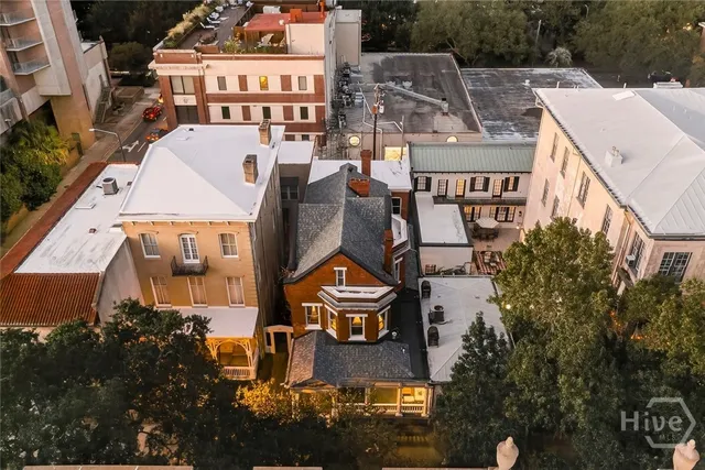 $2,595,000 | 106 East Harris Street, Savannah, GA 31401