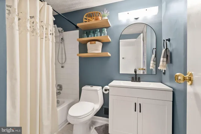 $700,000 | 7902 Cliff Rock Court, Springfield, VA 22153