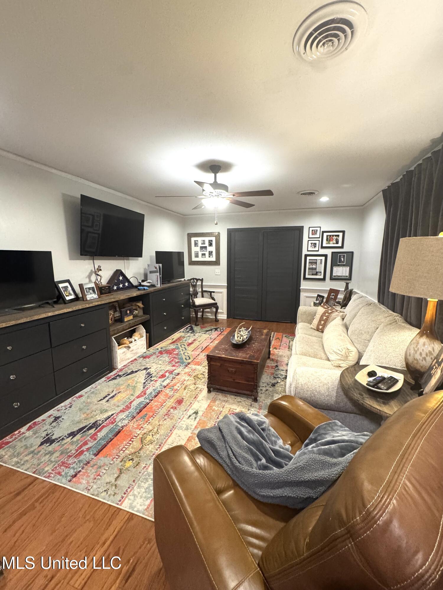 246 2nd Street Flora, MS 39071 - Photo 3 of 13 IMG_1582