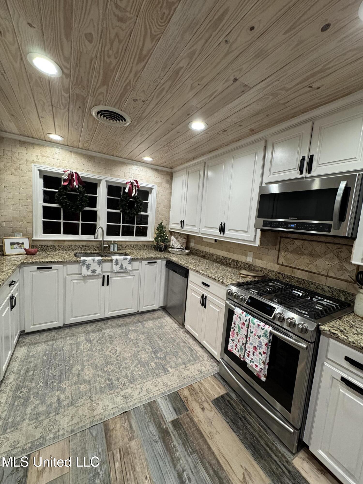 246 2nd Street Flora, MS 39071 - Photo 10 of 13 IMG_1575