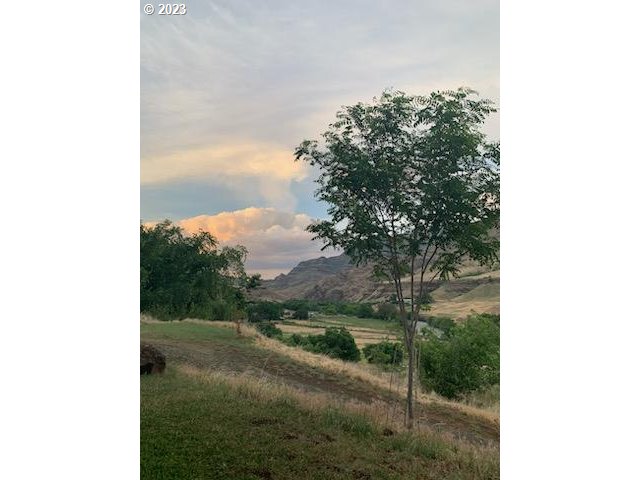 74234 Lower Imnaha Road Imnaha, OR 97842 - Photo 18 of 33 a view of a yard with wooden fence