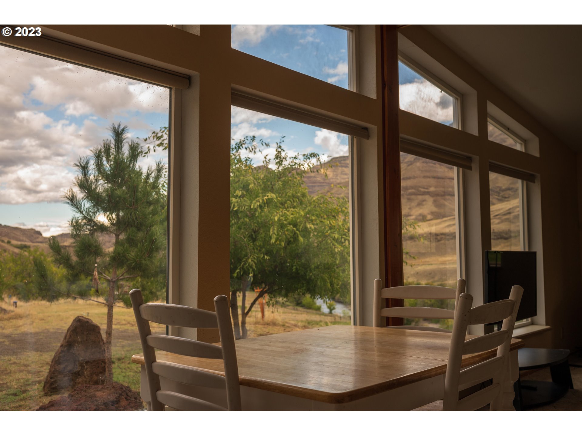 74234 Lower Imnaha Road Imnaha, OR 97842 - Photo 5 of 33 a view of an outdoor space and living room