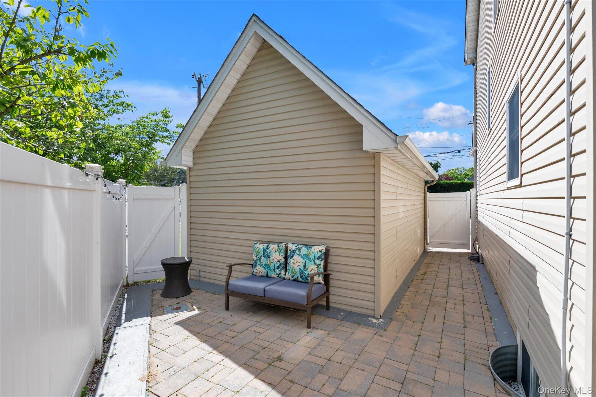 146 Melville Road Farmingdale, NY 11735 - Photo 23 of 26
