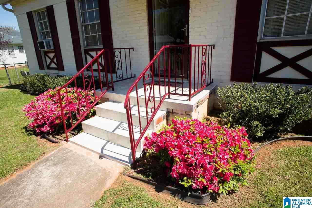 833 Illinois Road Birmingham, AL 35221 - Photo 2 of 22