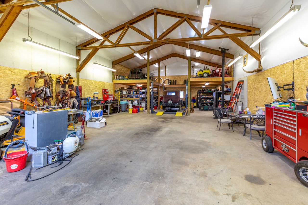 12023 East Blanchard Road Elk, WA 99009 - Photo 14 of 20 Gallery Image 14